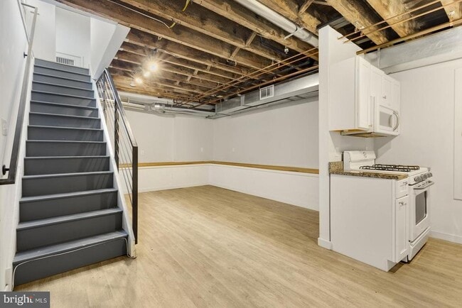 Building Photo - 1737 N Howard St
