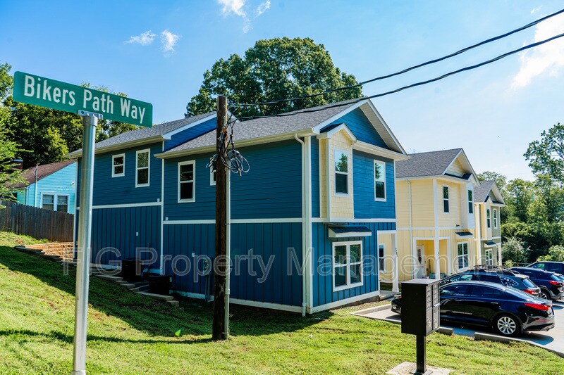 3225 Bikers Path Way, Knoxville, TN 37920 Townhome Rentals in