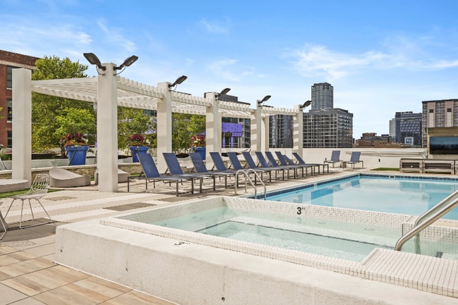 Building Photo - 764 W Adams St