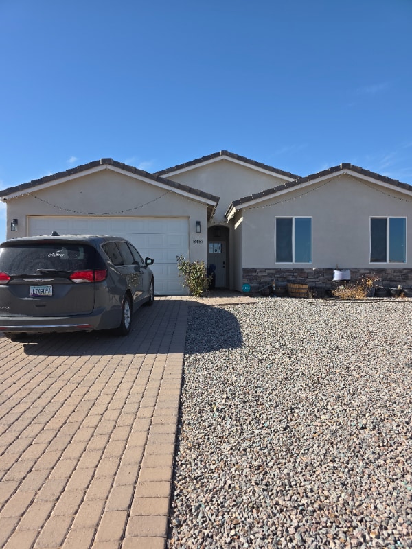 Building Photo - 8467 W Pineveta Dr