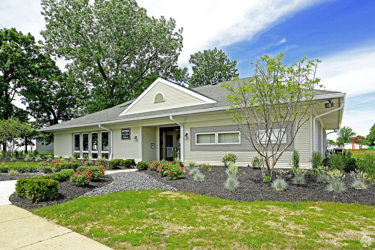 Primary Photo - Meadowbrook Estates