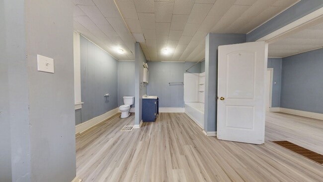 Building Photo - Coming soon- 4 bedroom house with double lot in Mansfield