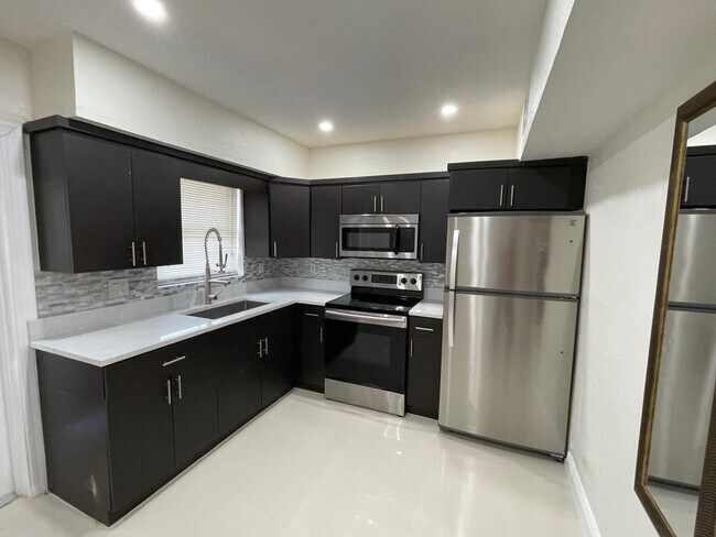 Foto del edificio - 1809 NW 13th Ct