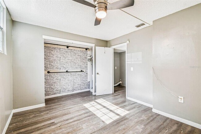 Building Photo - 103 Brigadoon Dr