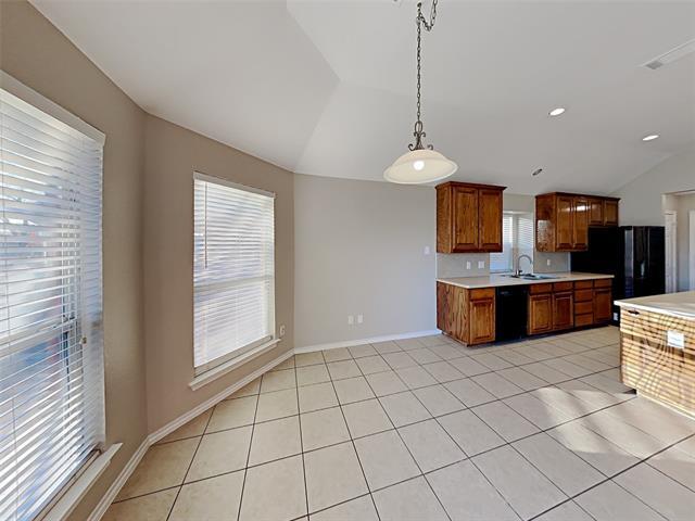 Foto del edificio - 5813 Ozark Dr