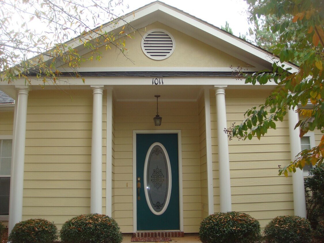 Primary Photo - Residences of Central Park