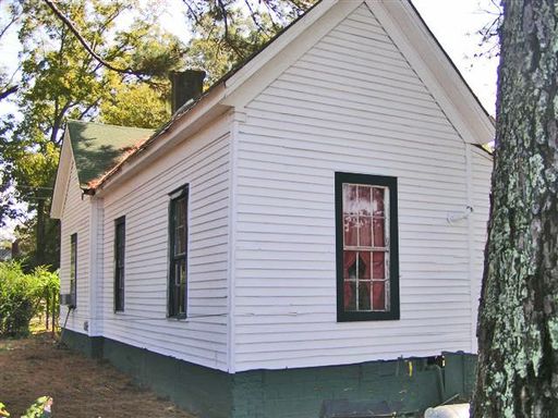 Building Photo - 32 Main St