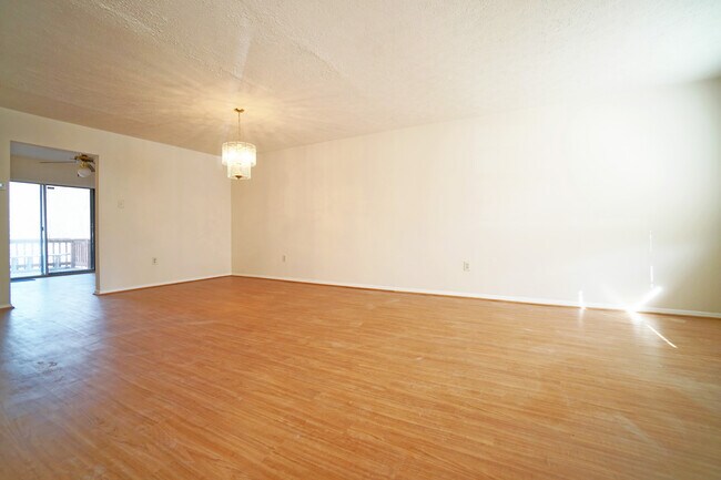 Building Photo - 30 Aventura Ct