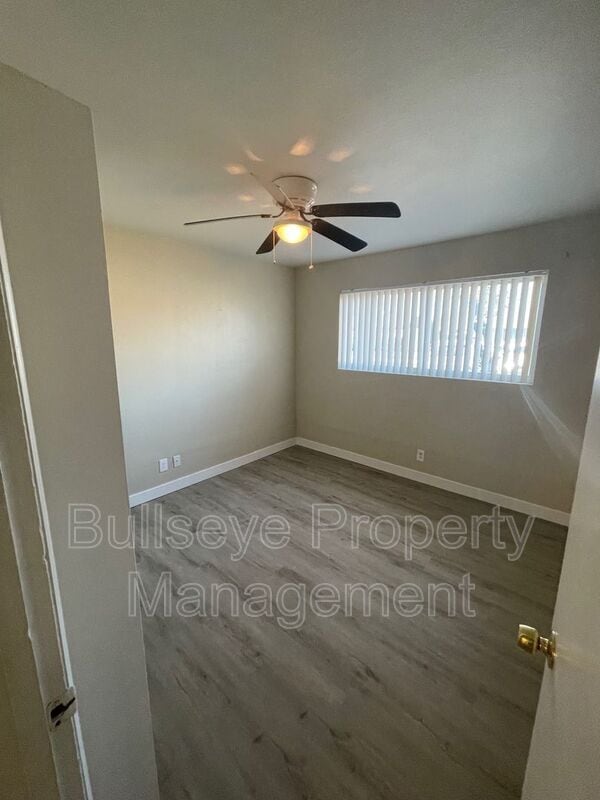 Building Photo - 3127 W Dahlia Dr