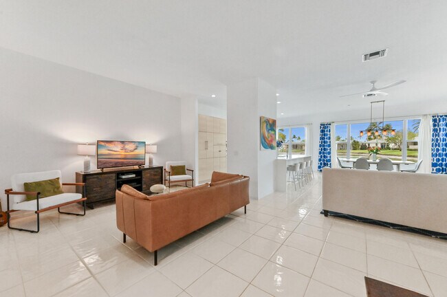 Building Photo - 7825 Aberdeen Lakes Dr