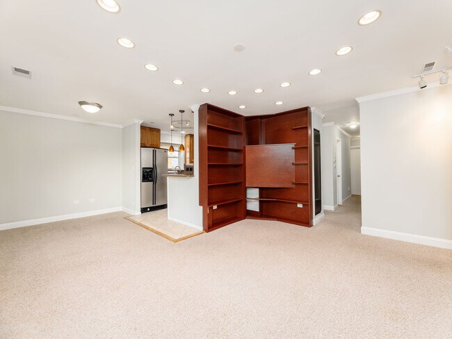 Foto del edificio - 8063 W Churchill Ave