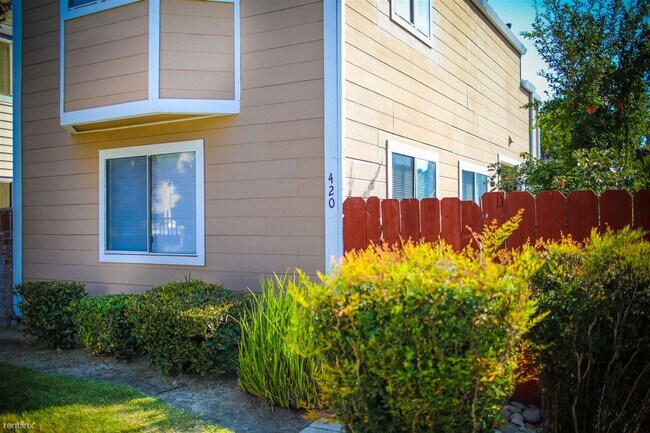 Foto del edificio - 3 br, 3 bath Townhome - 420 Benjamin Place