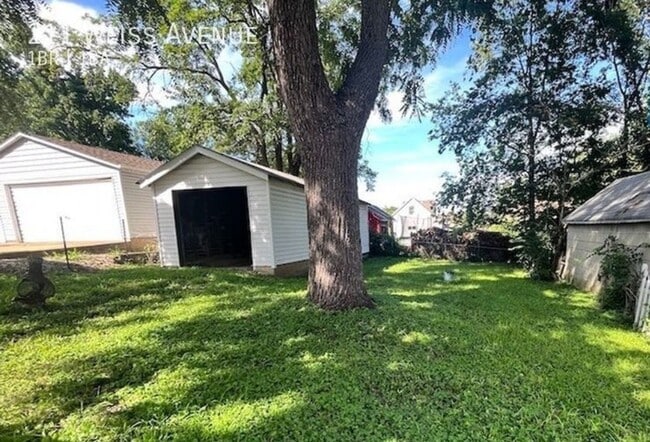 Building Photo - 211 Weiss Ave