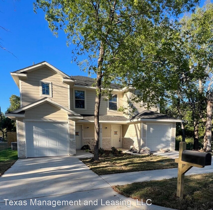 Primary Photo - 3 br, 2.5 bath House - 418 S. 3rd Street #2