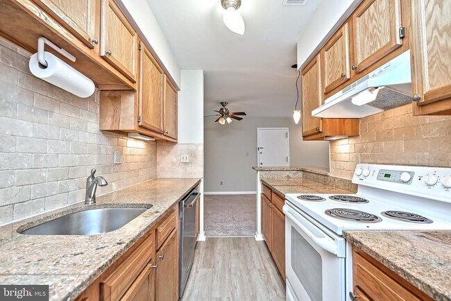 Foto del edificio - 5907 Noblestown Rd