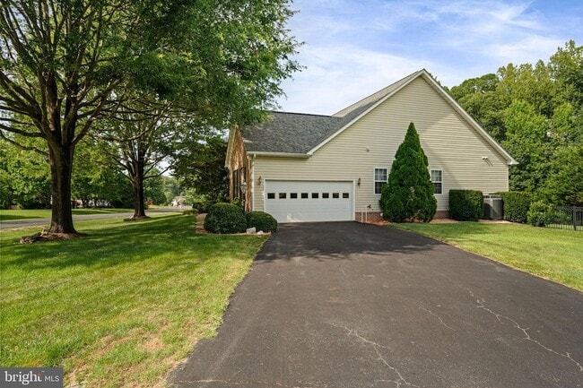 Building Photo - 61 Kirby Ln
