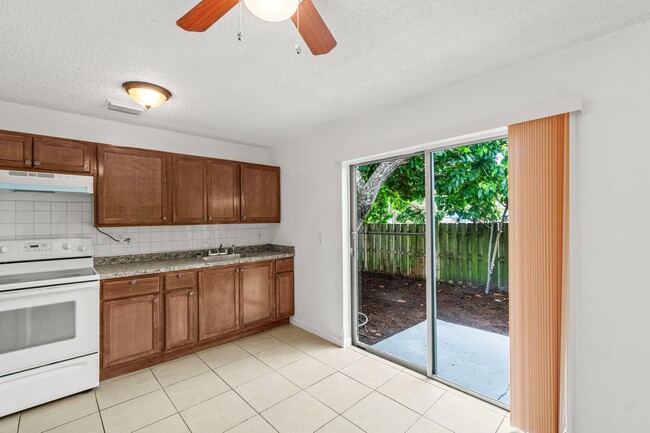 Foto del edificio - 4790 Gulfstream Rd