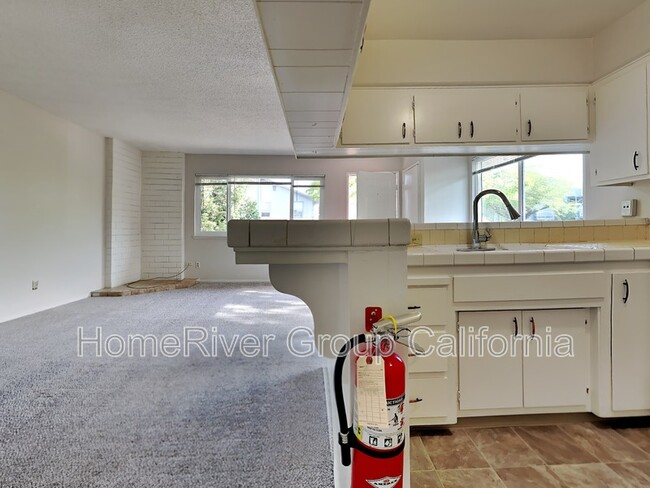Building Photo - 5592 Keoncrest Cir