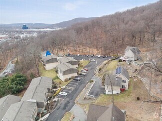 Building Photo - 18 Pavilion Ridge Way