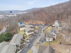 Building Photo - 18 Pavilion Ridge Way