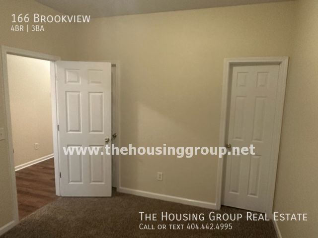 Building Photo - 4 Bedroom Riverdale Townhome Won't Last Lo...
