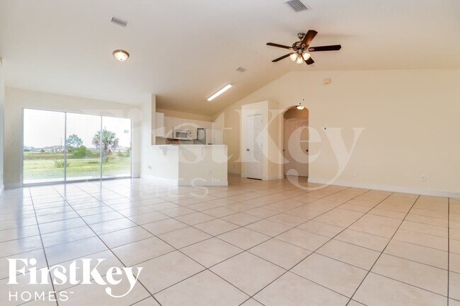 Building Photo - 3816 20th St W