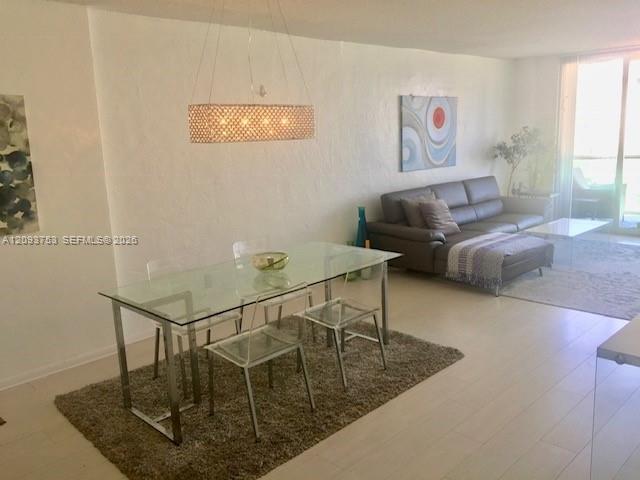 Foto del edificio - 19390 Collins Ave