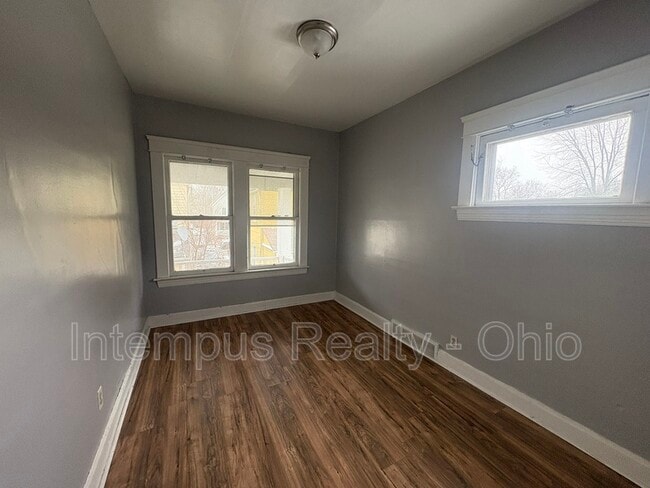 Building Photo - 634 E 101st St