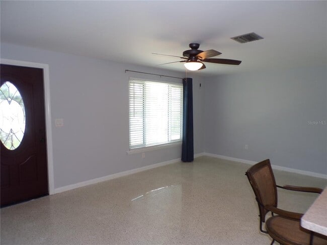 Foto del edificio - 18726 Countryman Ave