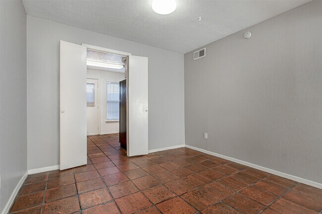 Foto del edificio - 10248 Regal Oaks Dr