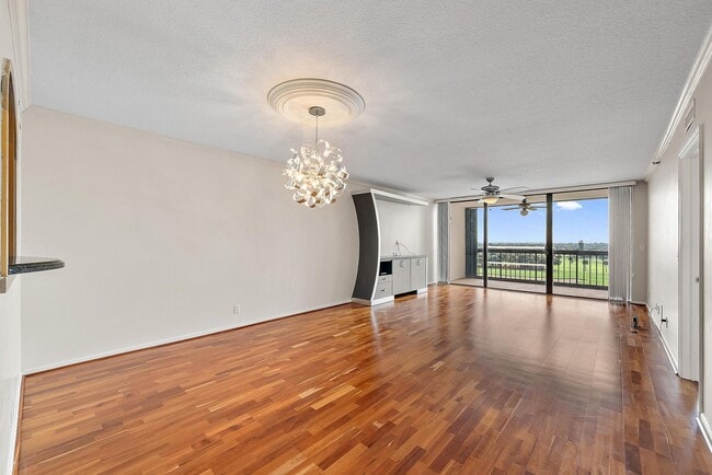 Foto del edificio - 356 Golfview Rd