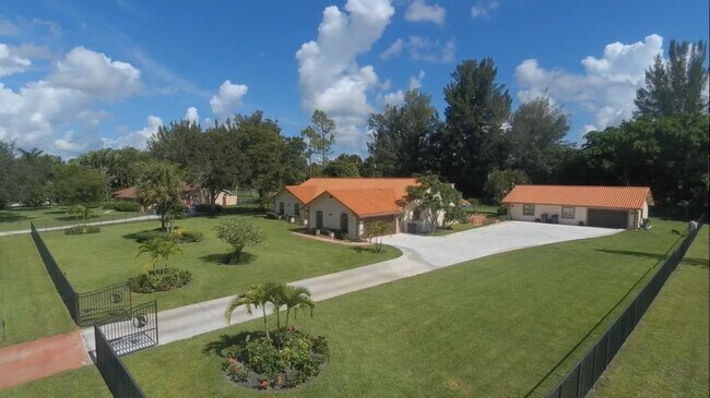 Building Photo - 14870 Horseshoe Trce