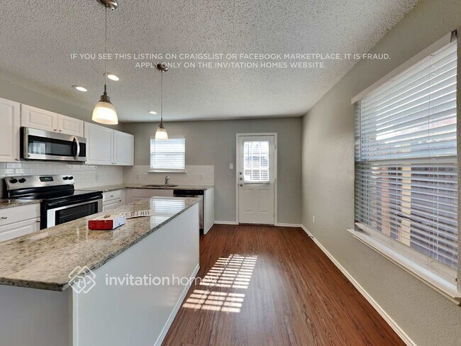 Foto del edificio - 13768 Canyon Ranch Rd
