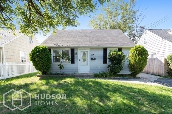 Primary Photo - 27 Ponus Ave