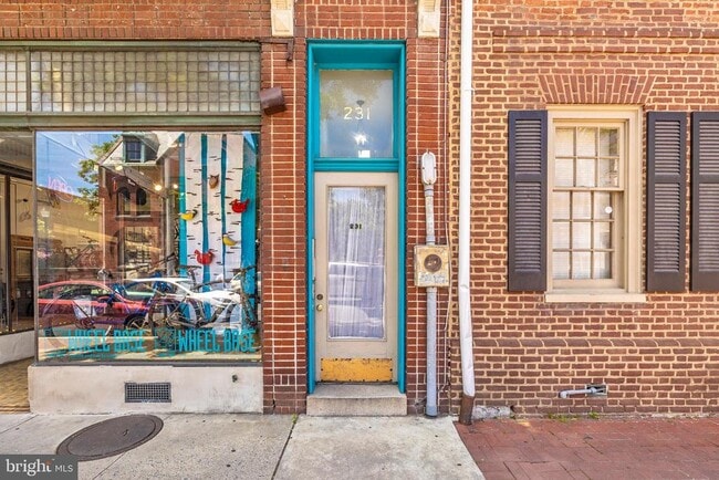 Building Photo - 231 N Market St