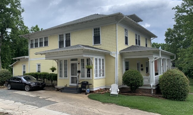 Building Photo - 1533 W Northwest Blvd