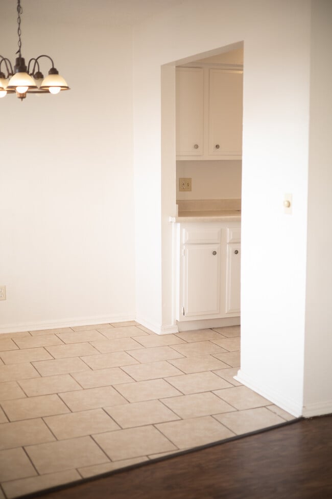 Building Photo - Peartree Apartments