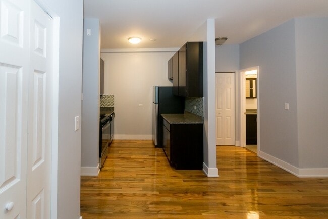 Building Photo - 4828 N Damen Ave