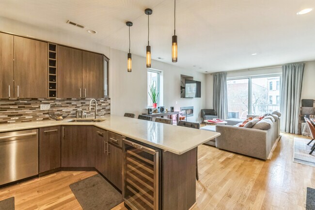 Foto del edificio - 4303 N Kenmore Ave