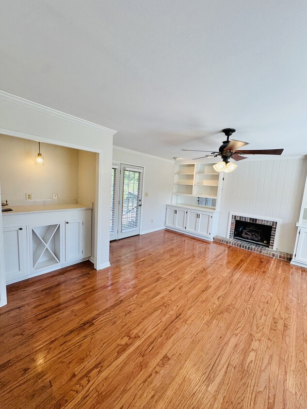 Primary Photo - 3037 Dupree Dr SW