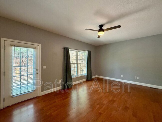 Foto del edificio - 52 Winterwind Dr