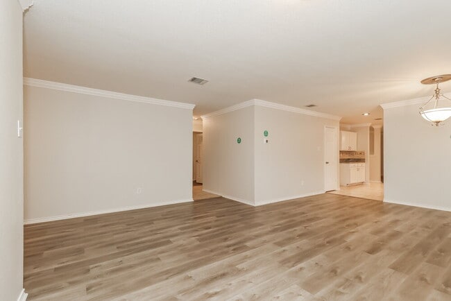 Foto del edificio - 637 Silvertop Rd