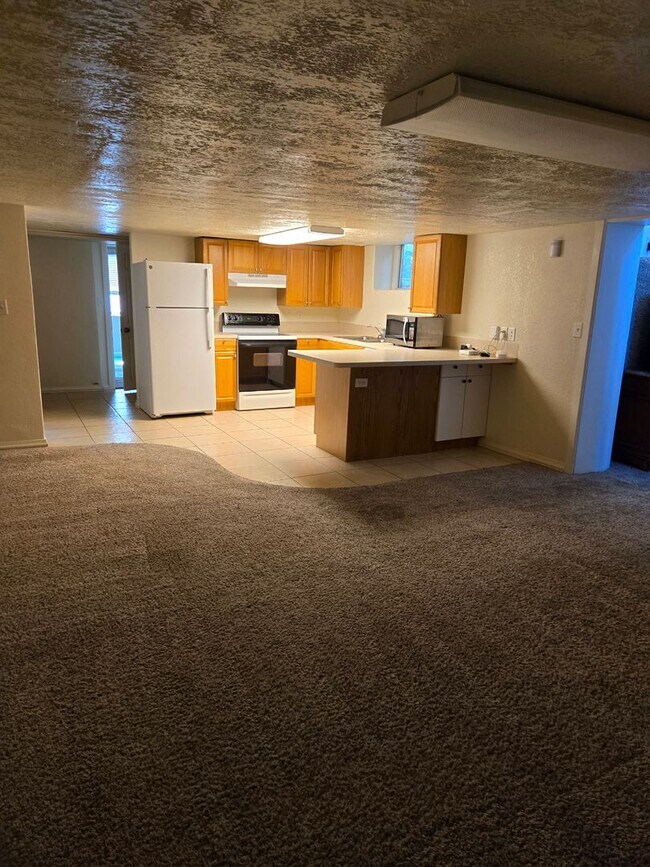 Foto del edificio - 117 N 200 E