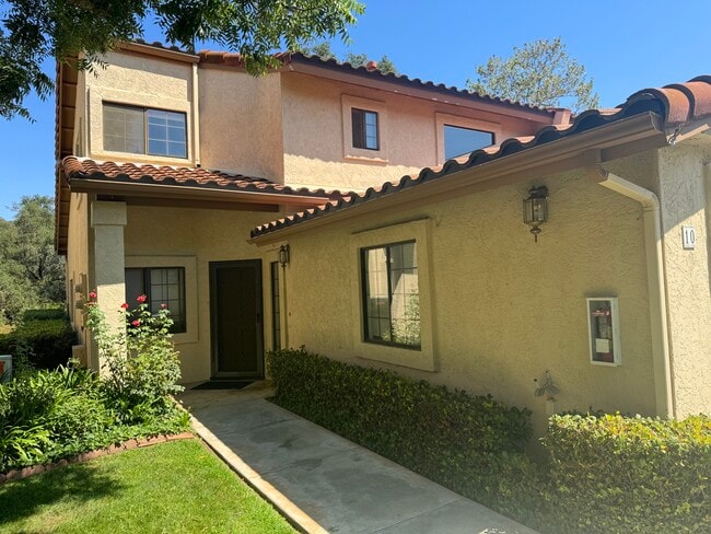 Building Photo - 1718 Tecalote Dr