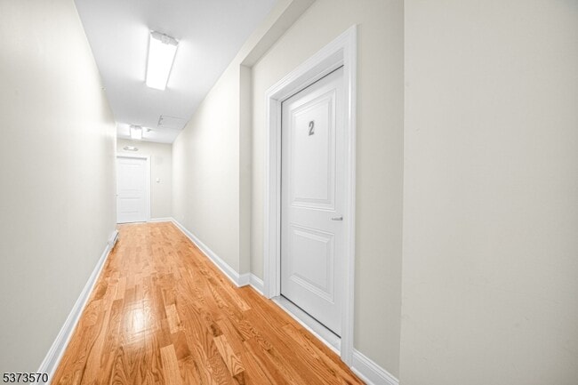 Building Photo - 9 N Beverwyck Rd