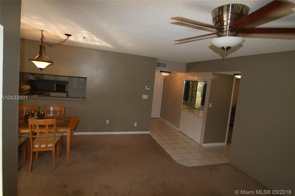 Primary Photo - 1188 N Hiatus Rd