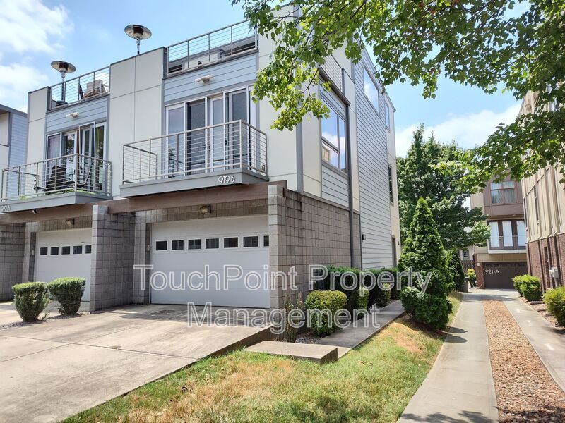 919 Westbrook Dr Unit B, Charlotte, NC 28202 Condo for Rent in