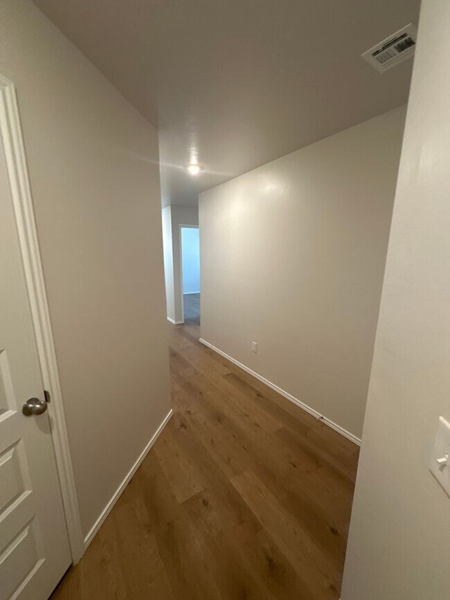 Foto del edificio - BRAND NEW Three Bedroom | Two Bathroom in ...
