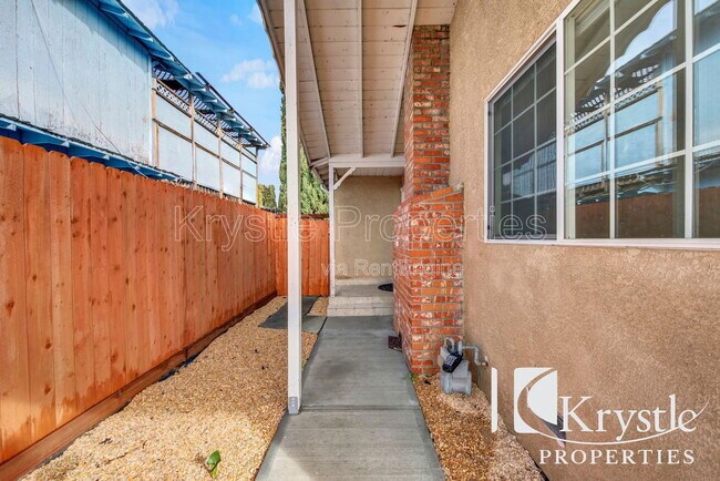 Foto del edificio - 126 Violet Dr