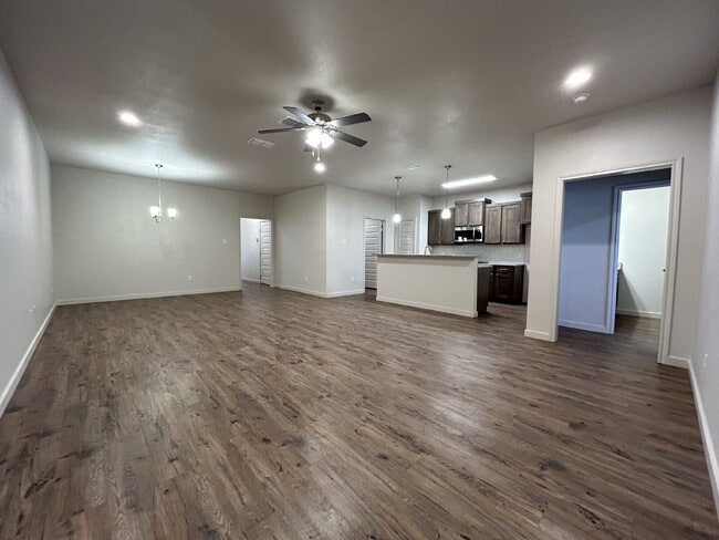Building Photo - Townhome near Cooper Elementary - Comfortable Living Awaits!